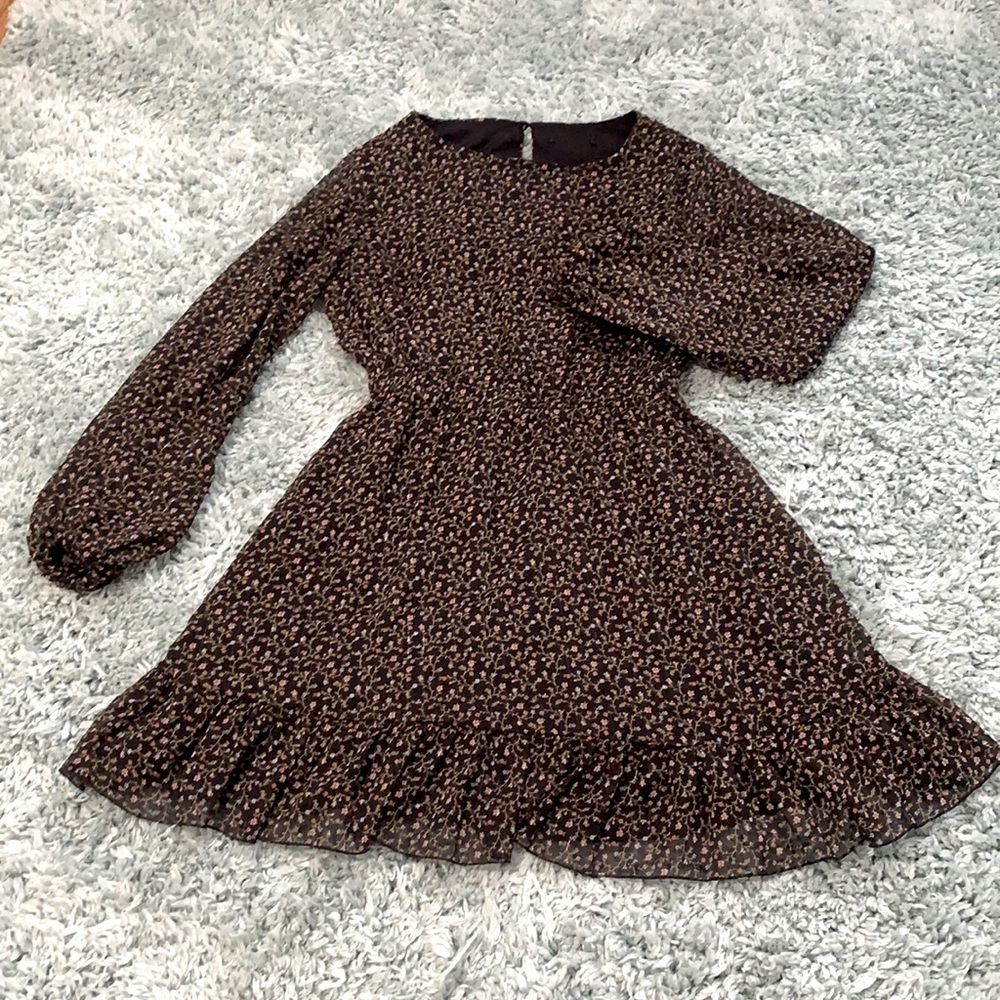 Black floral print ruffle dress with elastic
